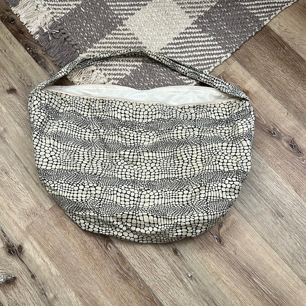 Cream and Navy Travel/Duffel Bag